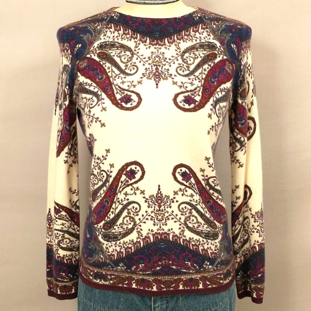 Dramatic Cashmere Pullover Paisley Print Top Ligh… - image 1